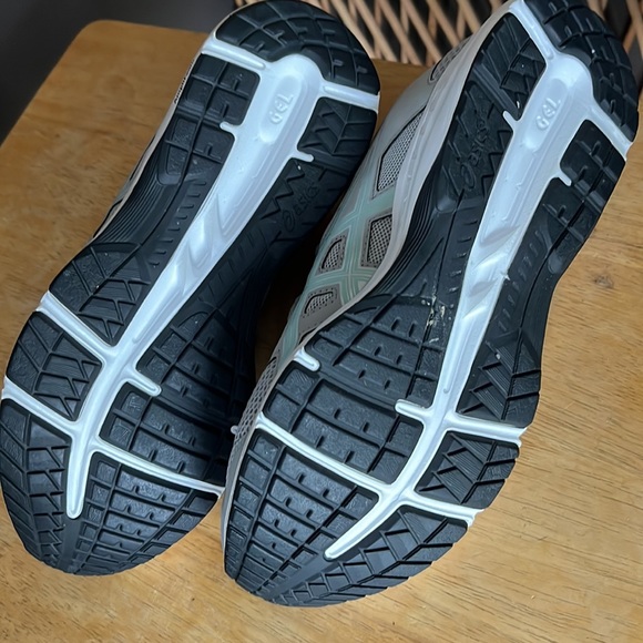 Comfy Tennis Shoes by ASICS - Picture 3 of 12